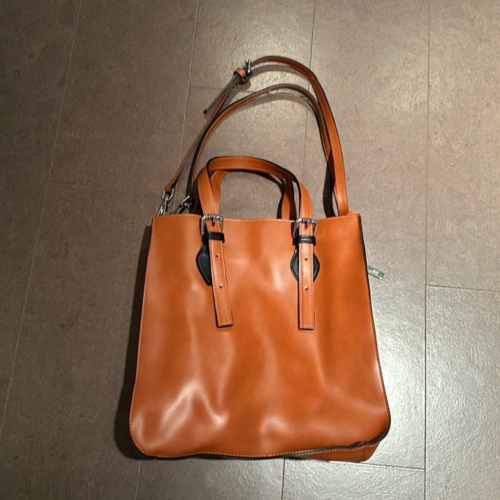 Innue Structured Leather Tote Handbag in Cognac Brown - Classic Everyday Style